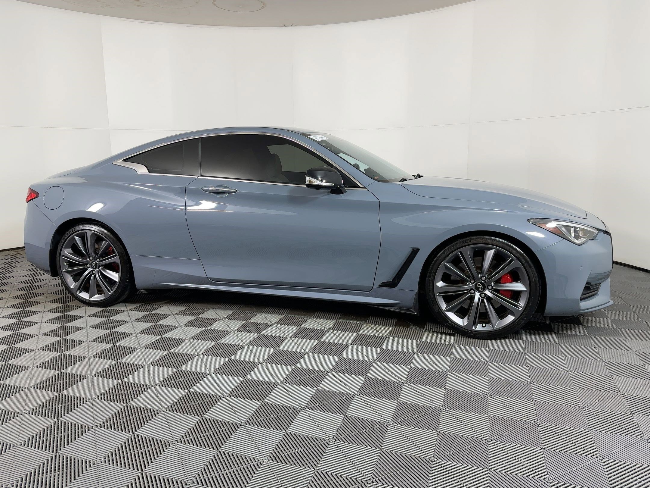 Used 2022 INFINITI Q60 Red Sport 400 w/ Cargo Package RWD image 7