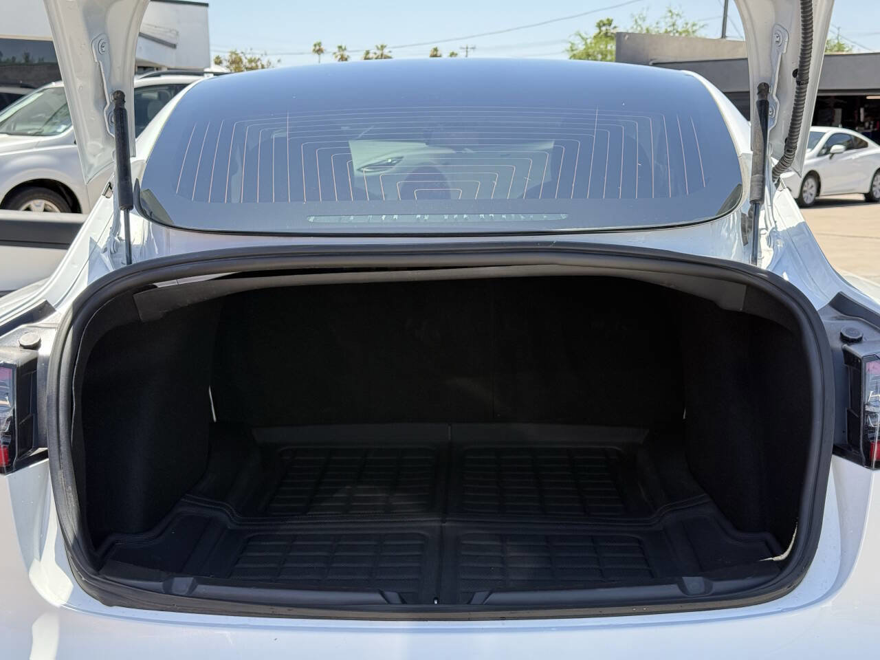 Used 2020 Tesla Model 3 Standard Range Plus RWD image 9