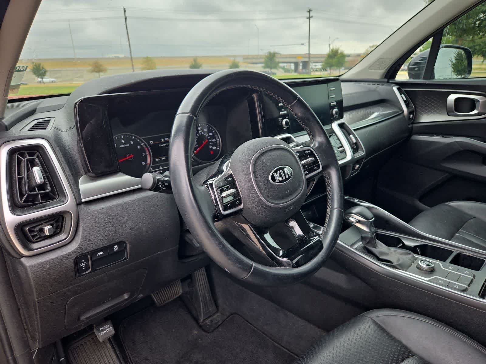 Used 2021 Kia Sorento S w/ Panoramic Sunroof Package FWD image 2
