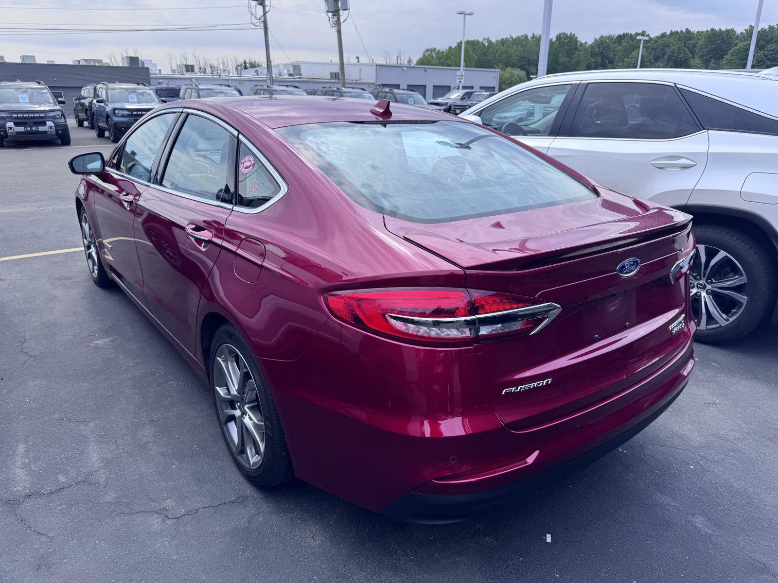Used 2019 Ford Fusion Titanium FWD image 6