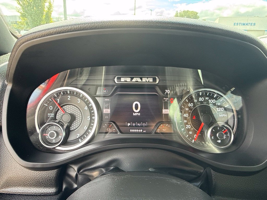 Used 2022 RAM 1500 Big Horn AWD/4WD image 9