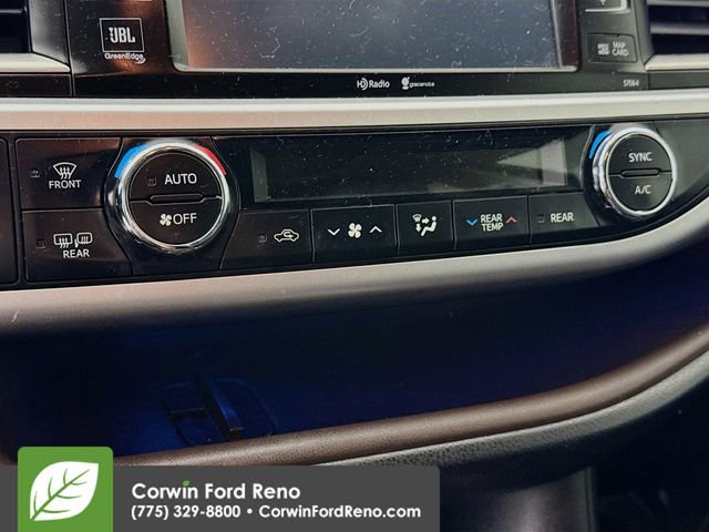 Used 2014 Toyota Highlander Limited image 16