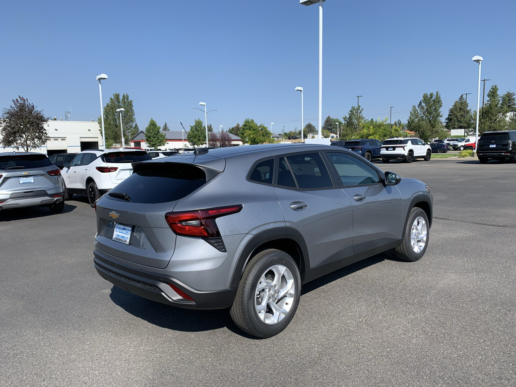 New 2026 Chevrolet Trax LS w/ LS Convenience Package FWD image 7