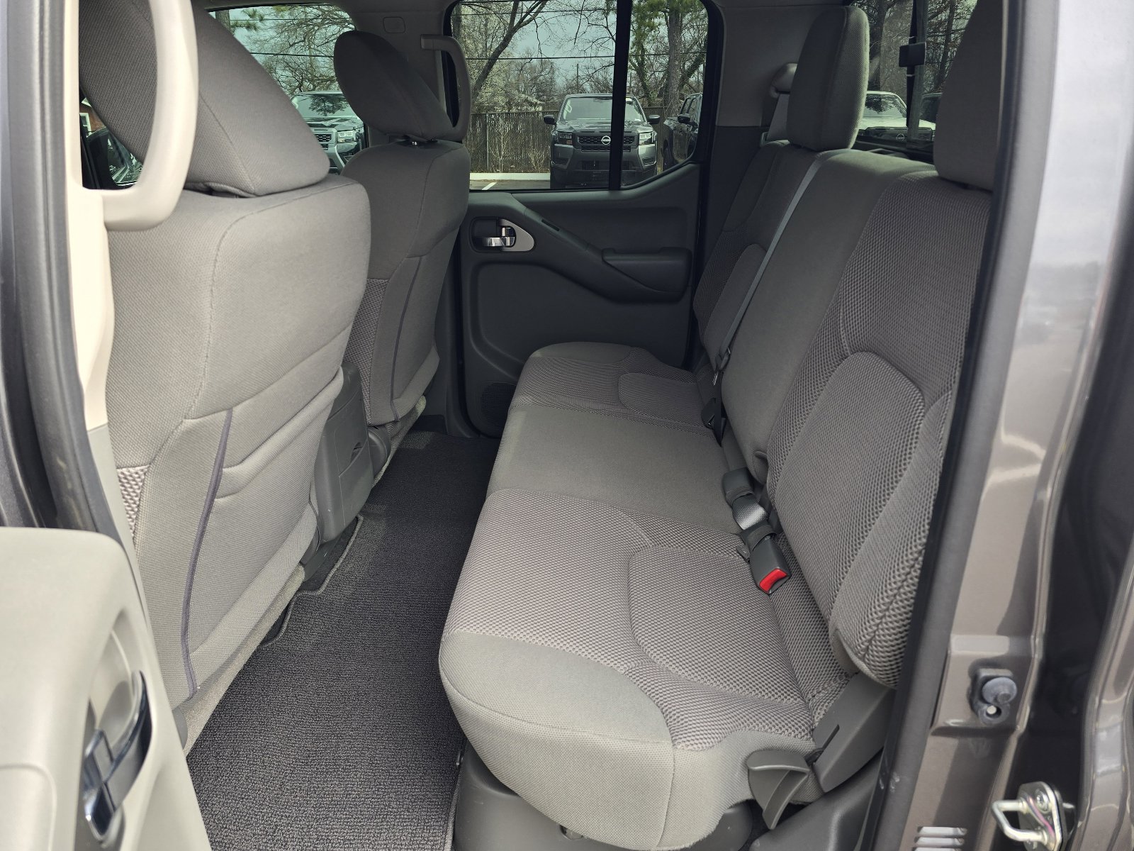 Used 2020 Nissan Frontier SV w/ Midnight Edition Floor Mats image 13
