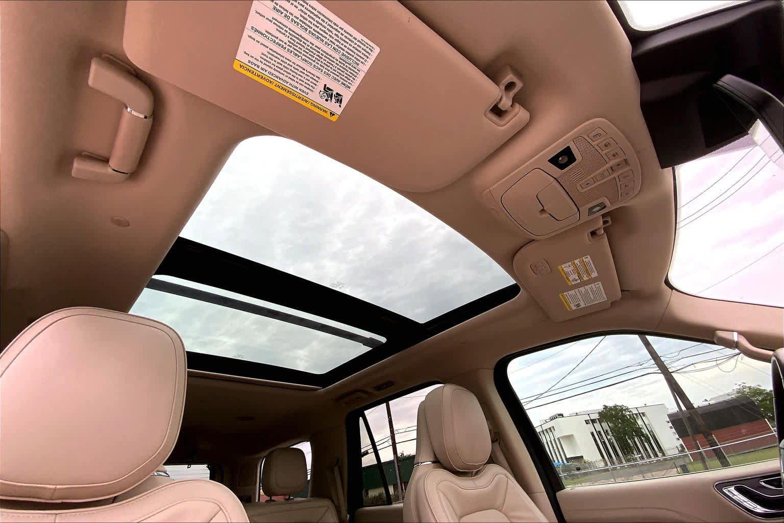 Used 2019 Lincoln Navigator Reserve AWD/4WD image 14