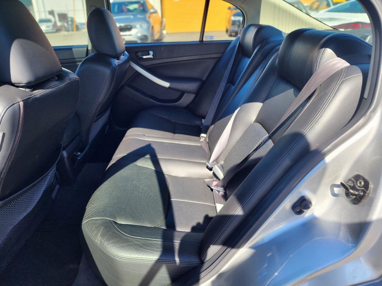 Used 2005 INFINITI G35 x Sedan image 21