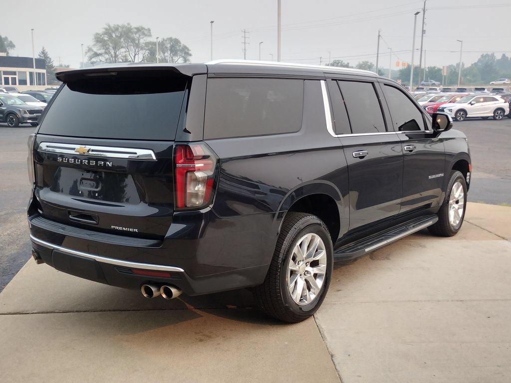 Used 2022 Chevrolet Suburban Premier AWD/4WD image 17