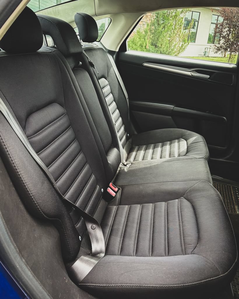 Used 2016 Ford Fusion SE FWD image 21