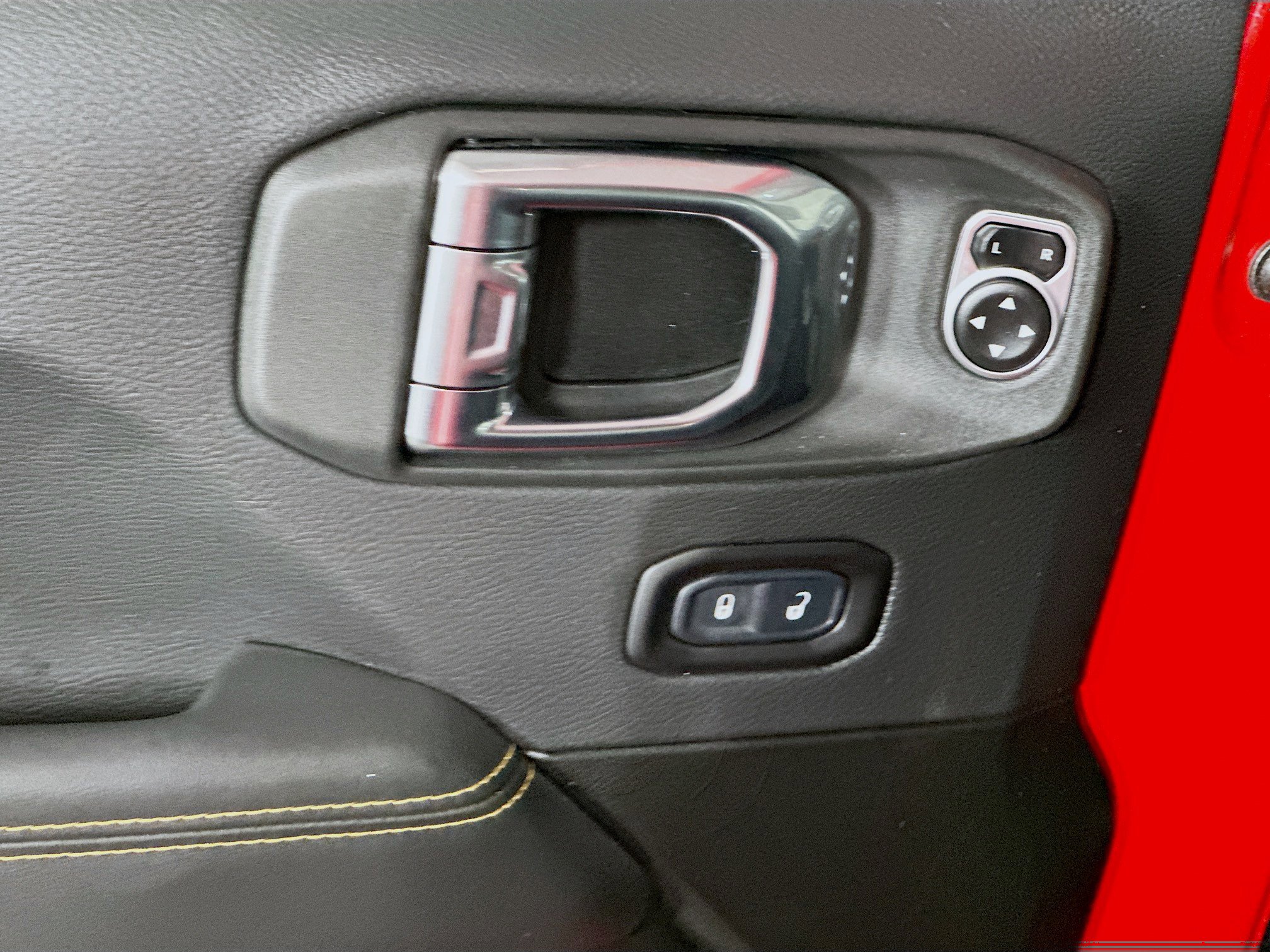 Used 2025 Jeep Wrangler Sahara w/ Safety Group image 15