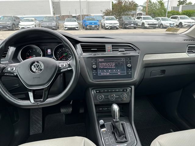 Used 2018 Volkswagen Tiguan SEL AWD/4WD image 15