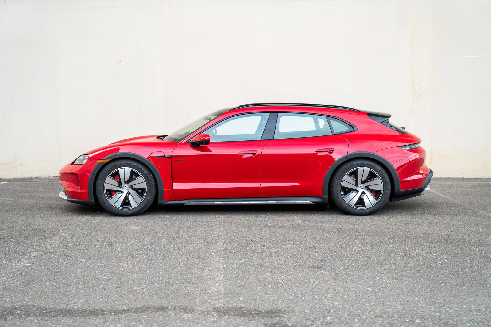 Used 2025 Porsche Taycan 4S video 2