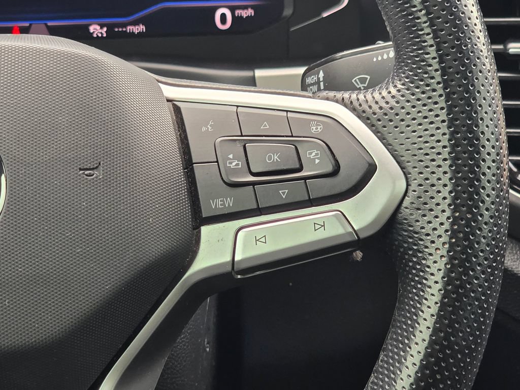 Used 2020 Volkswagen Atlas Cross Sport SEL R-Line AWD/4WD image 19