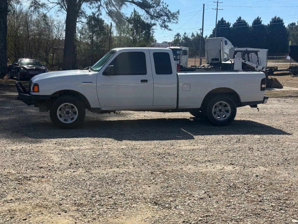 Used 2011 Ford Ranger XLT image 2