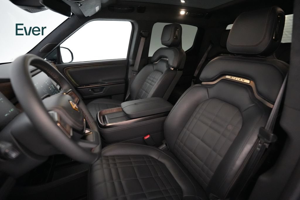 Used 2025 Rivian R1T Premium Tri AWD/4WD image 4