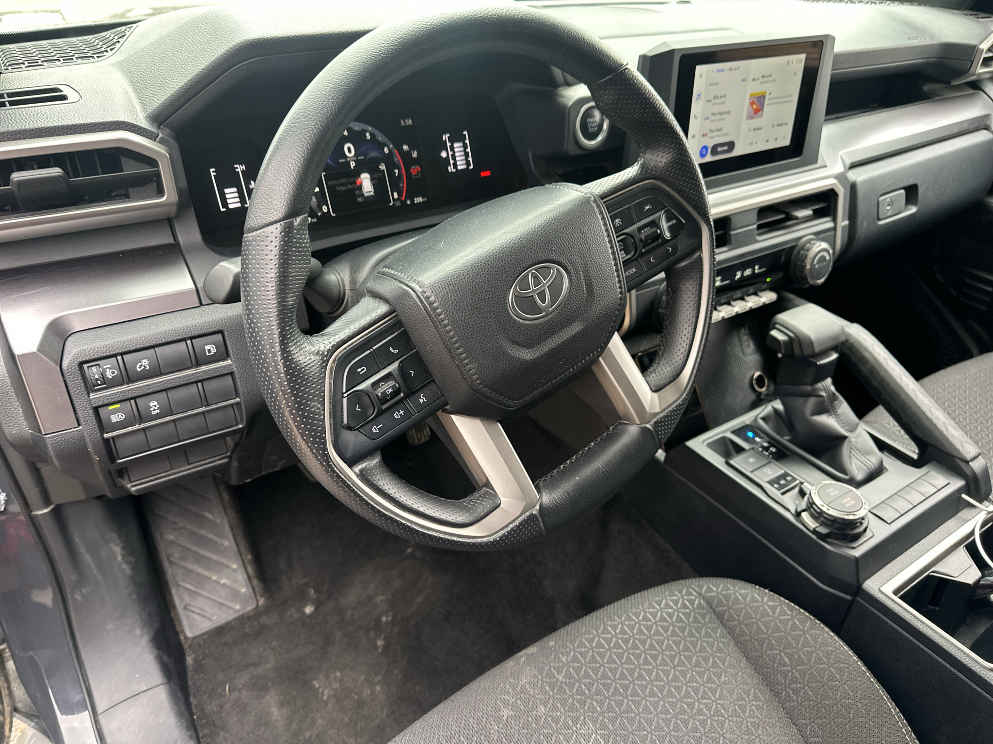 Used 2025 Toyota 4Runner SR5 AWD/4WD image 20