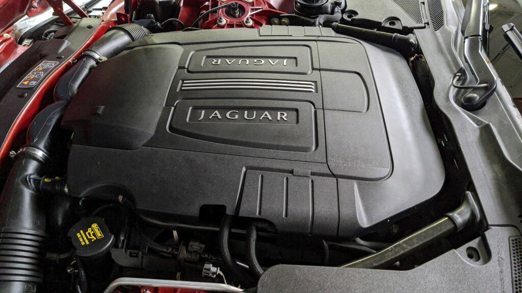 Used 2010 Jaguar XK Convertible image 33