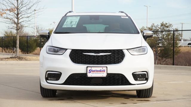 New 2026 Chrysler Pacifica Pinnacle FWD image 2