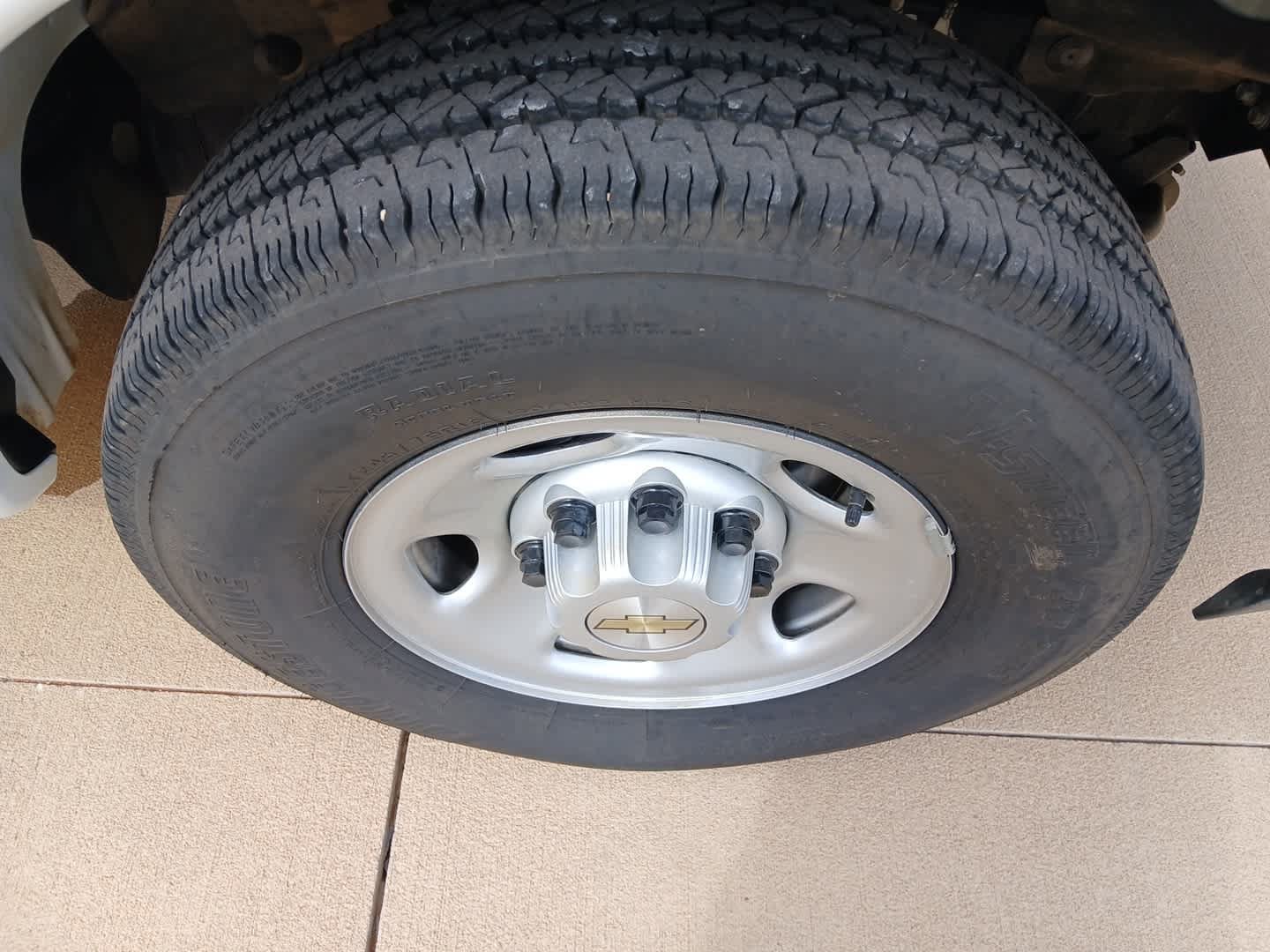 Used 2025 Chevrolet Express 3500 LS RWD image 13