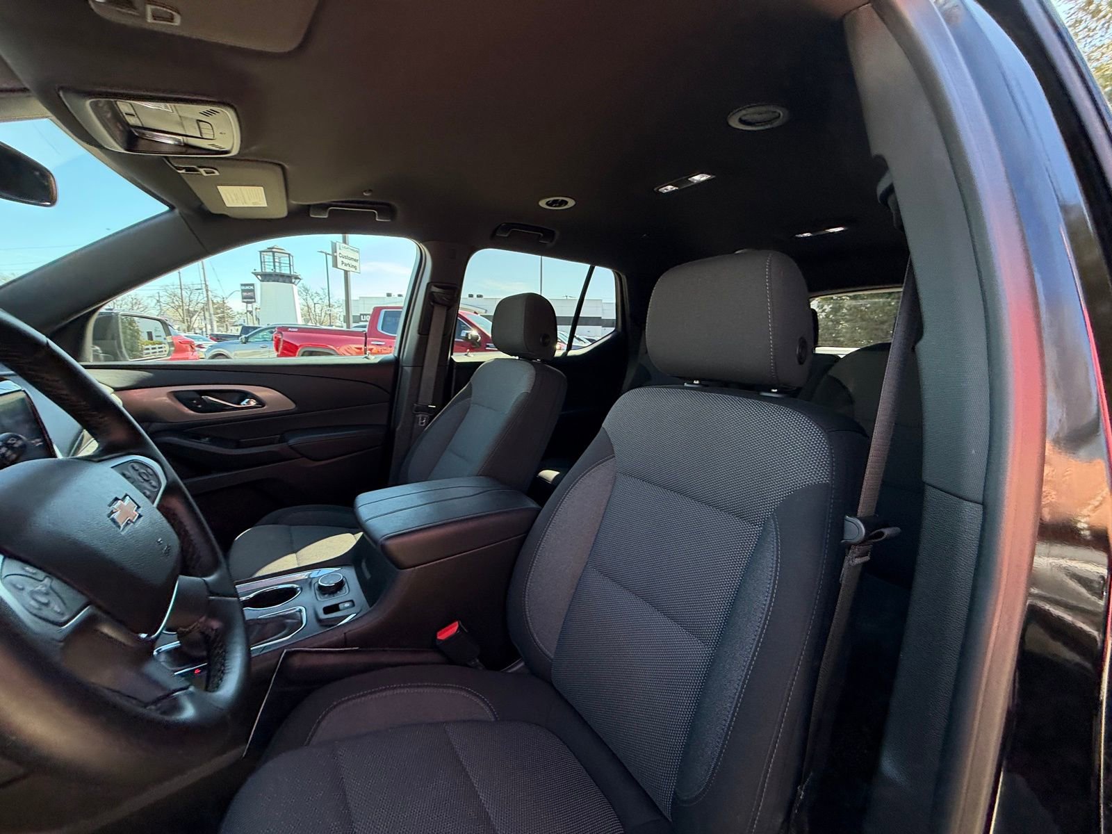 Used 2023 Chevrolet Traverse LT image 11