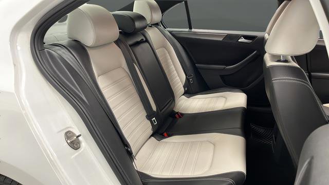 Used 2016 Volkswagen Jetta Sport image 24