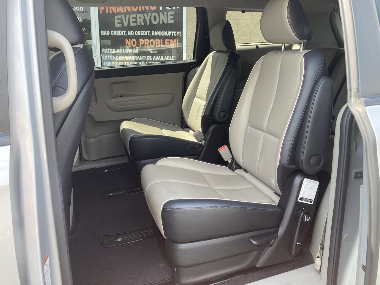 Used 2019 Kia Sedona EX image 14