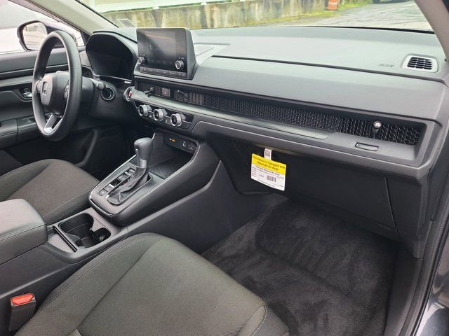 Used 2025 Honda CR-V LX image 18