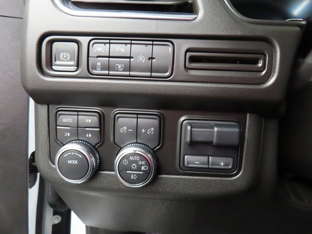 Used 2024 GMC Yukon XL SLT w/ SLT Premium Package image 47