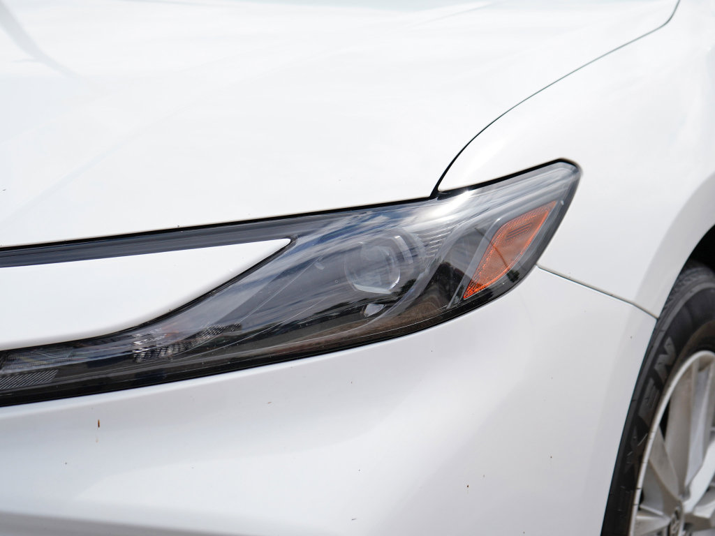 Used 2025 Toyota Camry LE FWD image 5