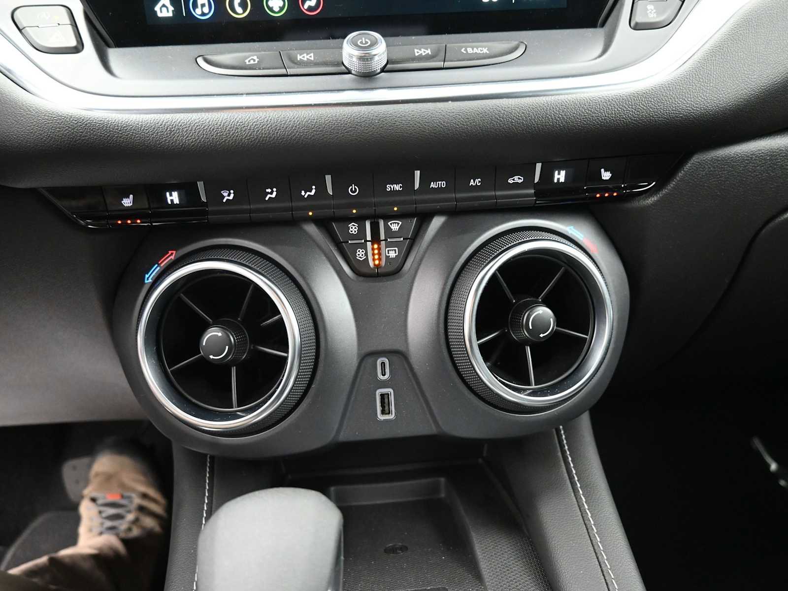 Used 2025 Chevrolet Blazer LT w/ Convenience Package image 8