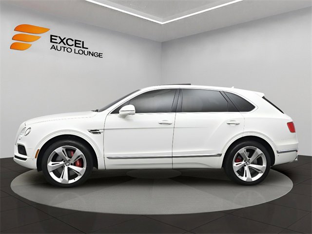 Used 2018 Bentley Bentayga image 2