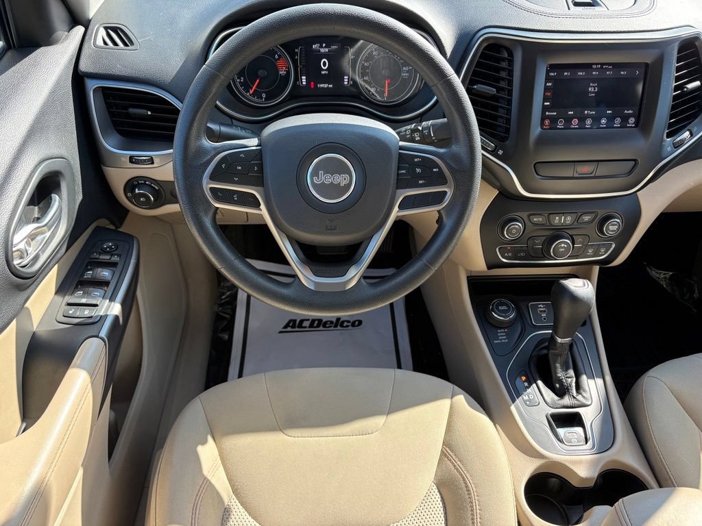 Used 2019 Jeep Cherokee Latitude w/ Popular Appearance Group AWD/4WD image 18