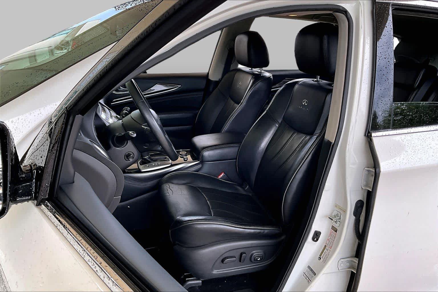 Used 2013 INFINITI JX35 FWD w/ Premium Pkg image 7