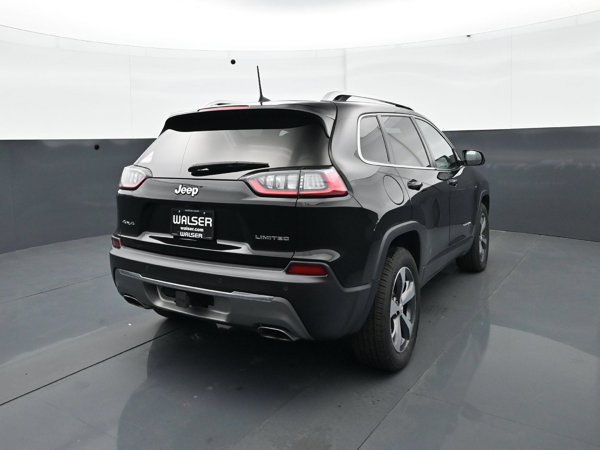 Used 2019 Jeep Cherokee Limited w/ Trailer Tow Group AWD/4WD image 6