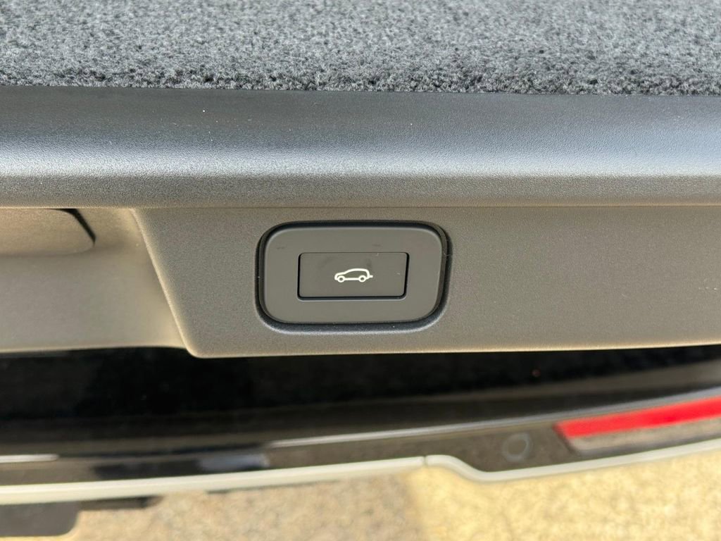 New 2026 Land Rover Range Rover SE image 6