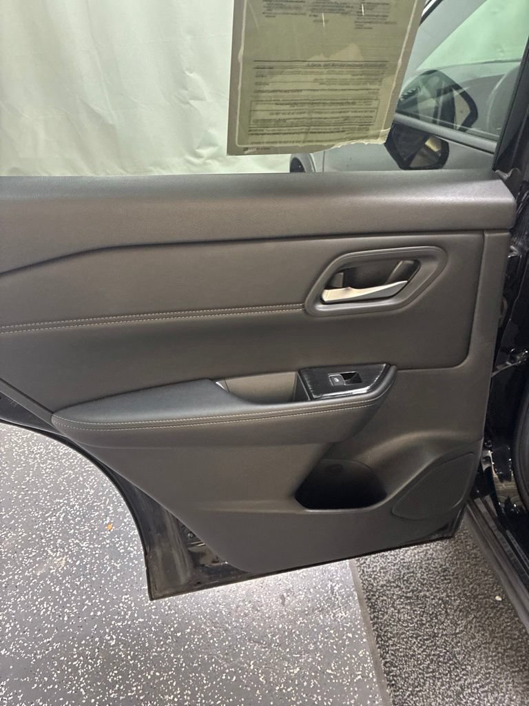 Used 2026 Nissan Rogue SL AWD/4WD image 19