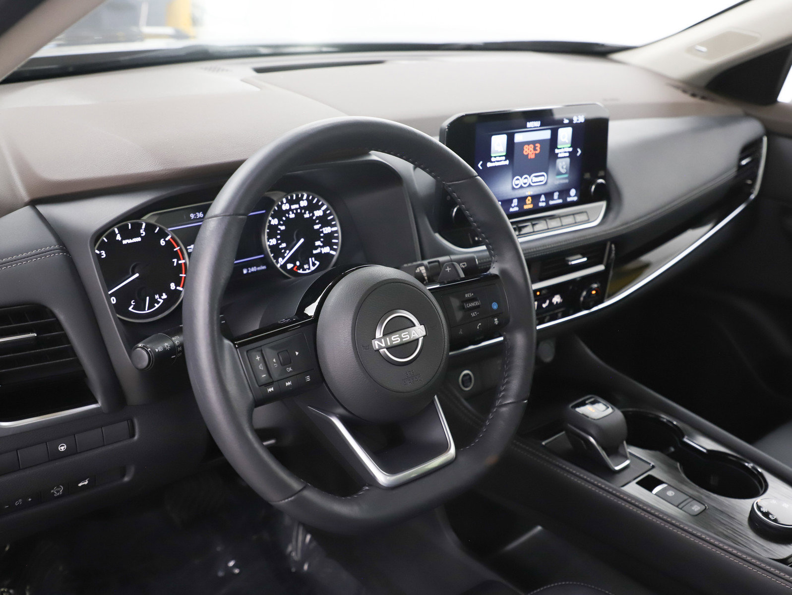 Used 2023 Nissan Rogue SL w/ SL Premium Package AWD/4WD image 22
