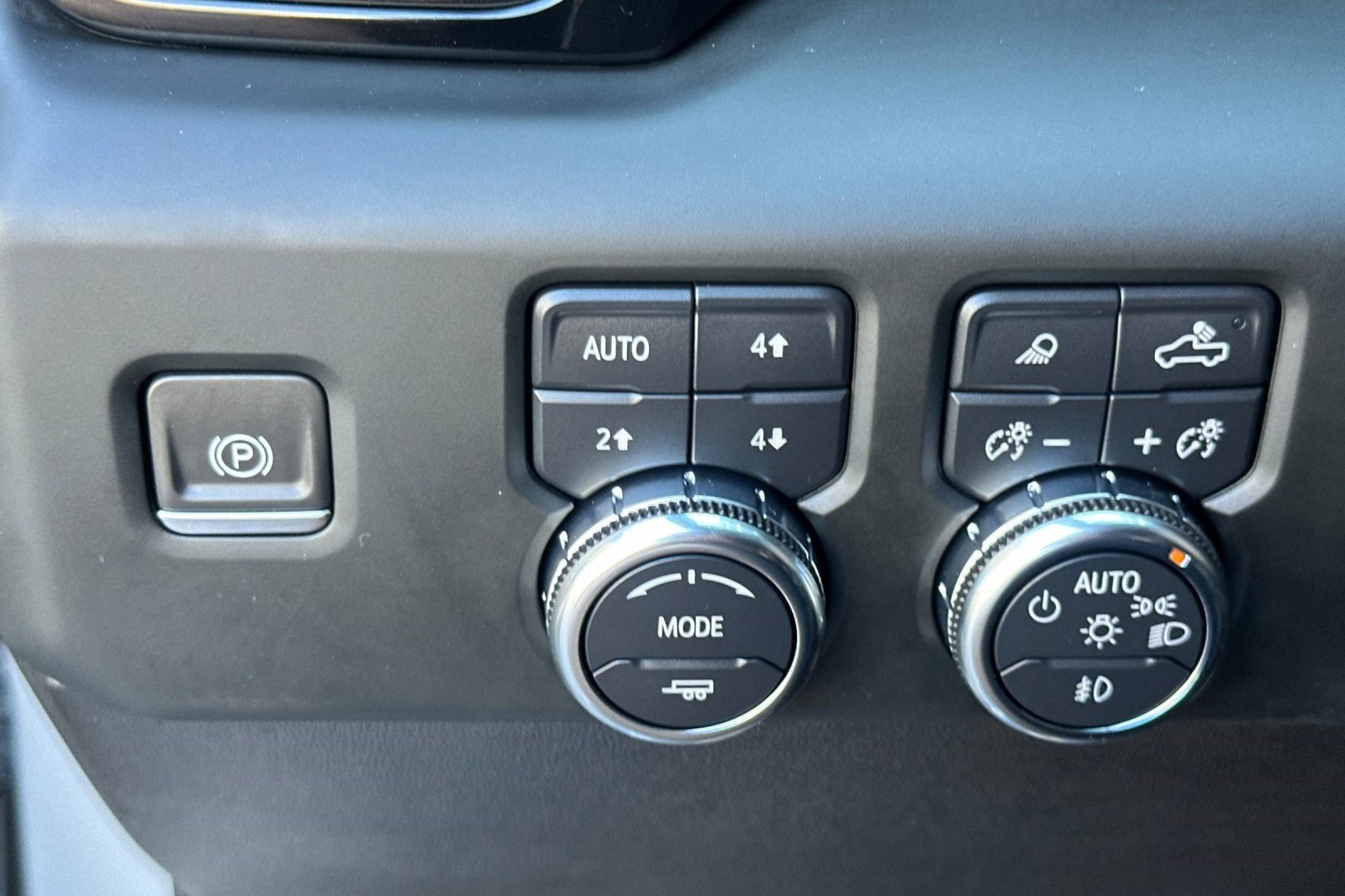 Used 2024 GMC Sierra 2500 AT4X w/ AT4X AEV Edition image 35