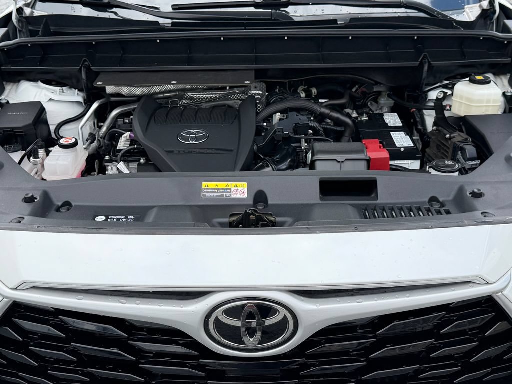 Used 2023 Toyota Highlander XLE FWD image 41