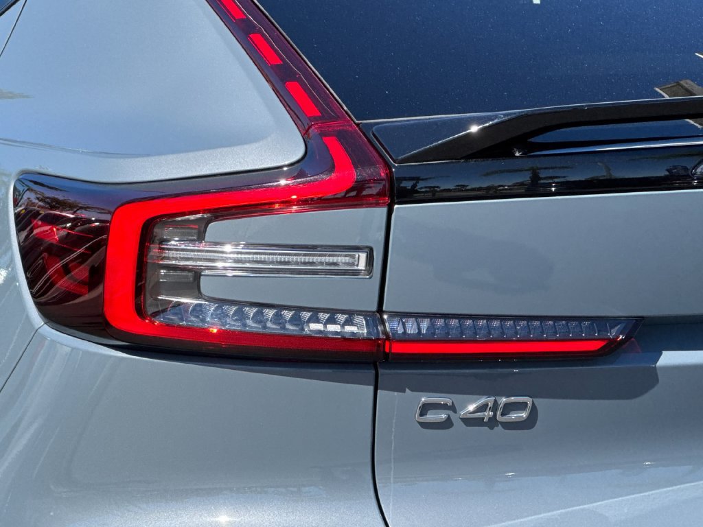 Certified 2023 Volvo C40 P8 Recharge Ultimate AWD/4WD image 25