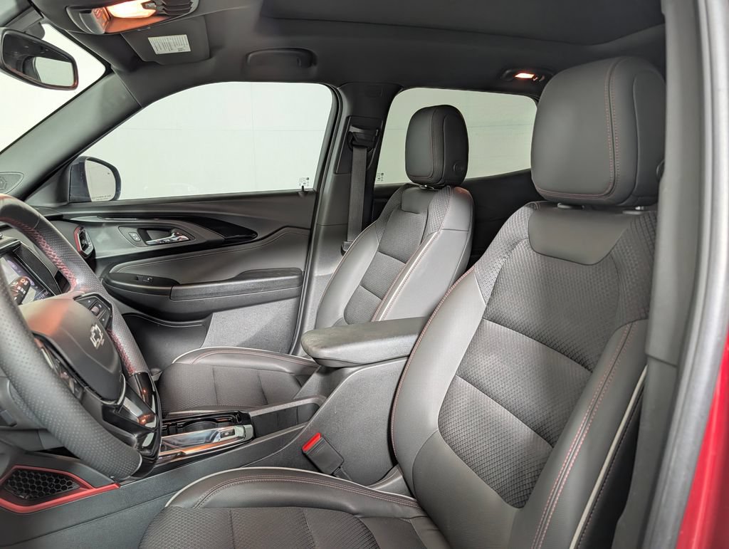 Used 2022 Chevrolet TrailBlazer RS w/ Sun and Liftgate Package FWD image 24