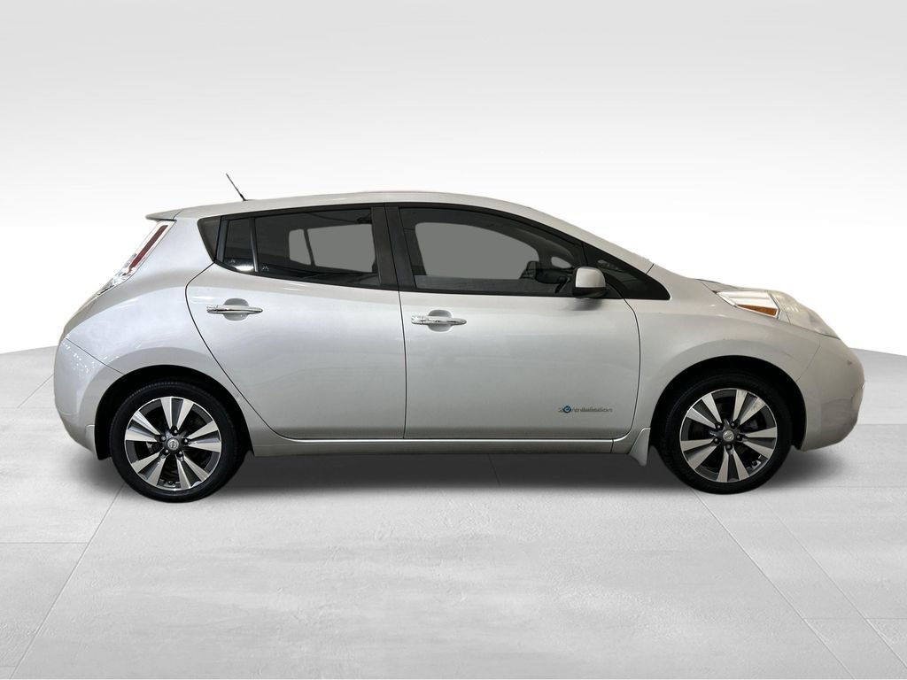 Used 2015 Nissan Leaf SV FWD image 7