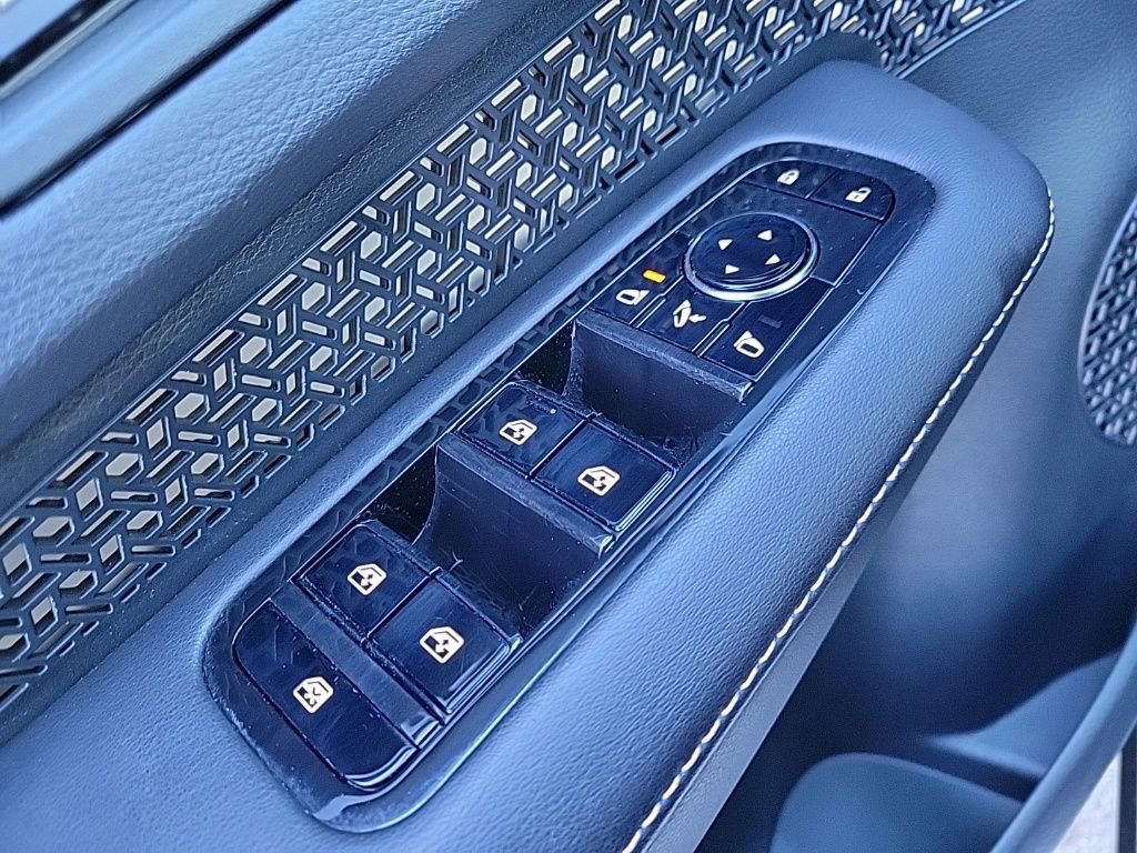 Used 2023 Nissan Ariya FWD image 36