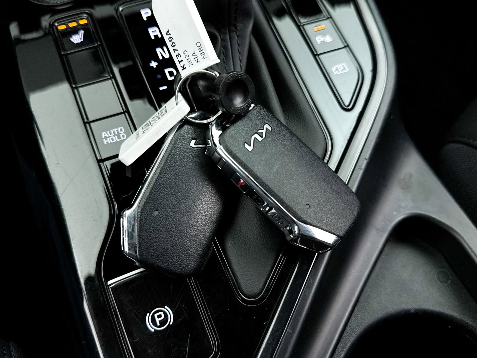 Certified 2025 Kia Niro EX image 39