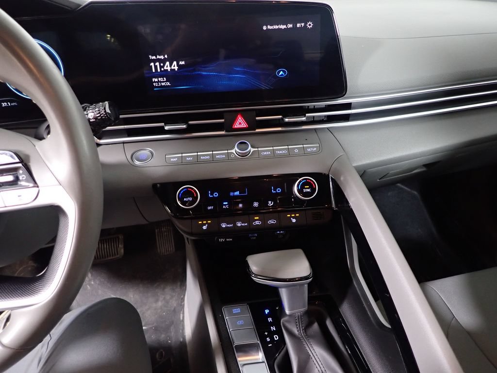 Used 2023 Hyundai Elantra SEL w/ Convenience Package FWD image 27