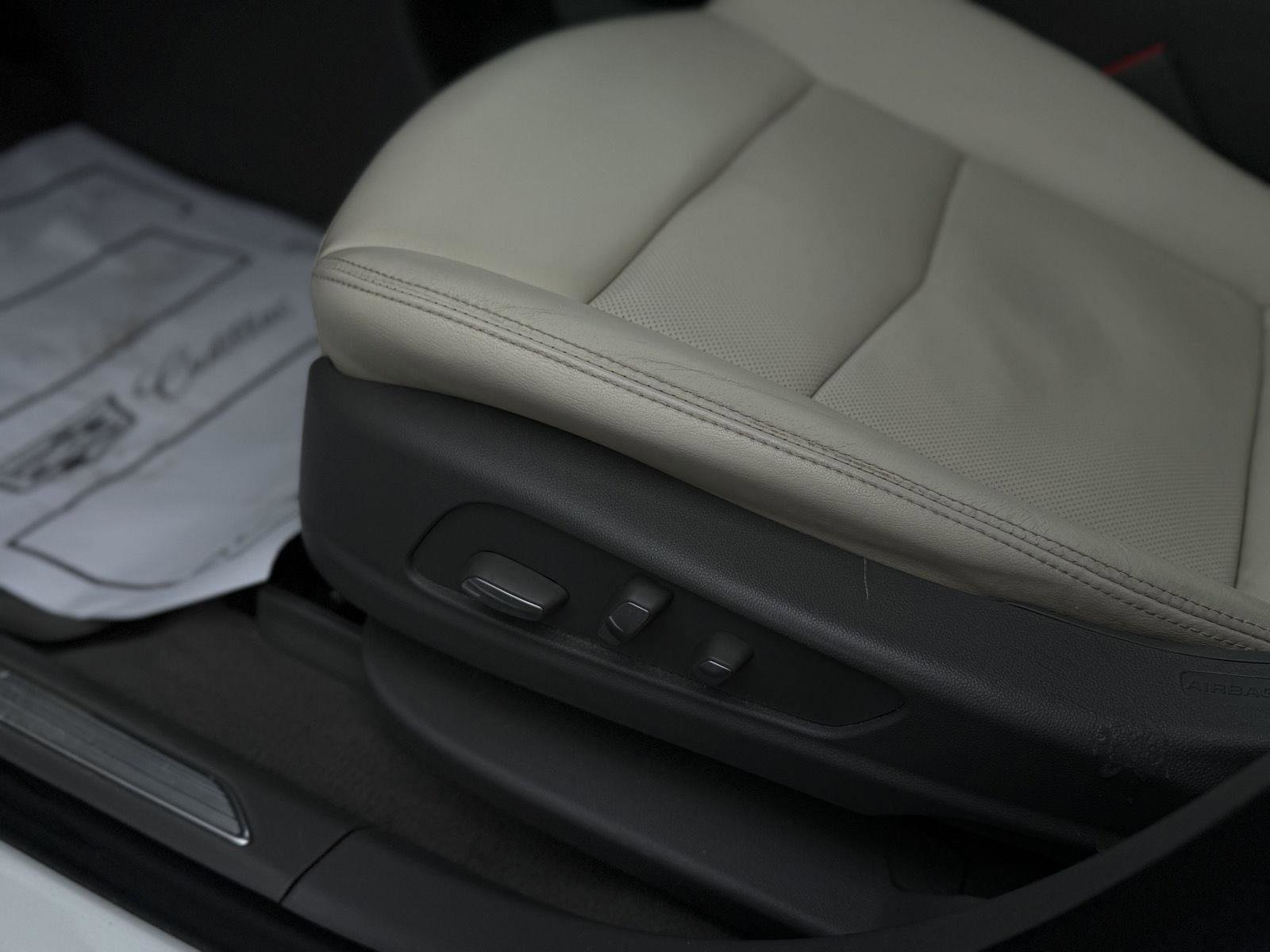 Used 2022 Cadillac XT5 Premium Luxury w/ Technology Package image 16