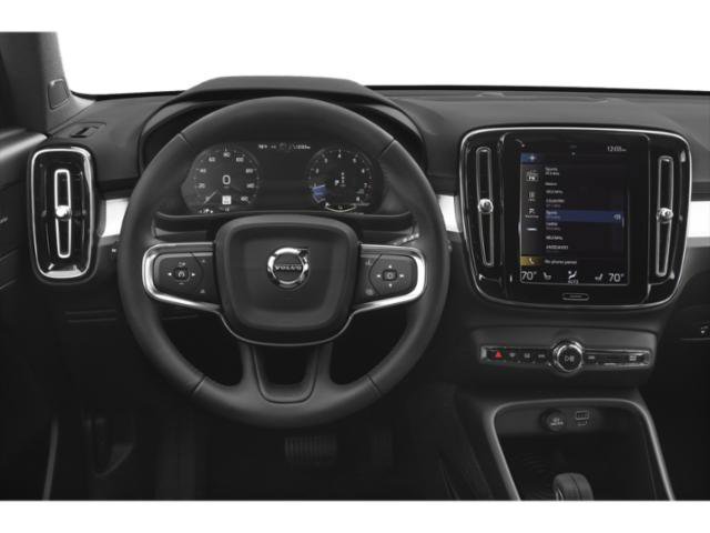 Used 2020 Volvo XC40 T4 Momentum FWD image 7