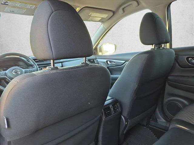 Used 2018 Nissan Rogue SV w/ Premium Package FWD image 26