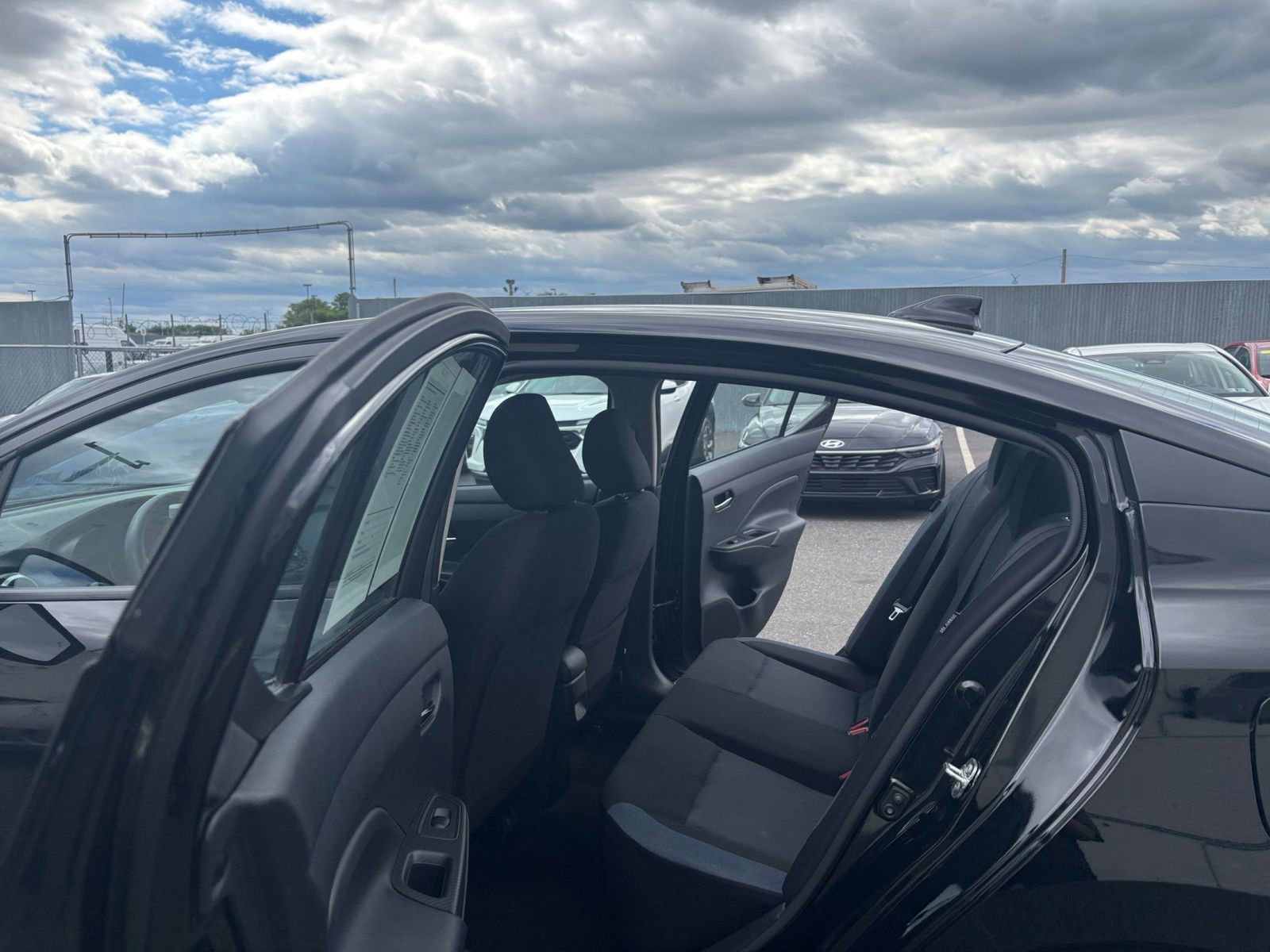 Used 2025 Nissan Versa SV FWD image 23