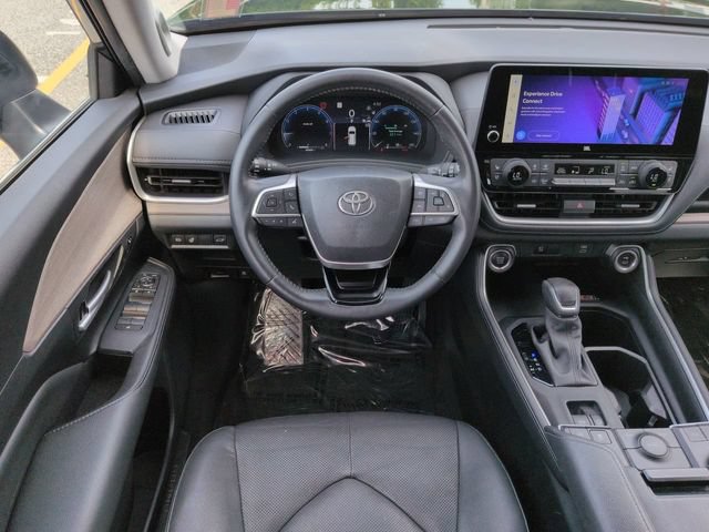 Certified 2024 Toyota Grand Highlander FWD image 16