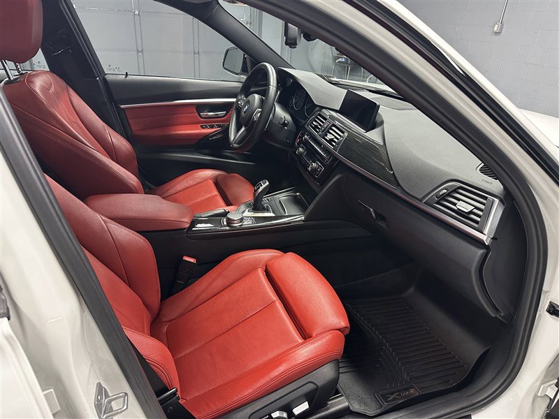 Used 2017 BMW 340i xDrive Sedan image 11